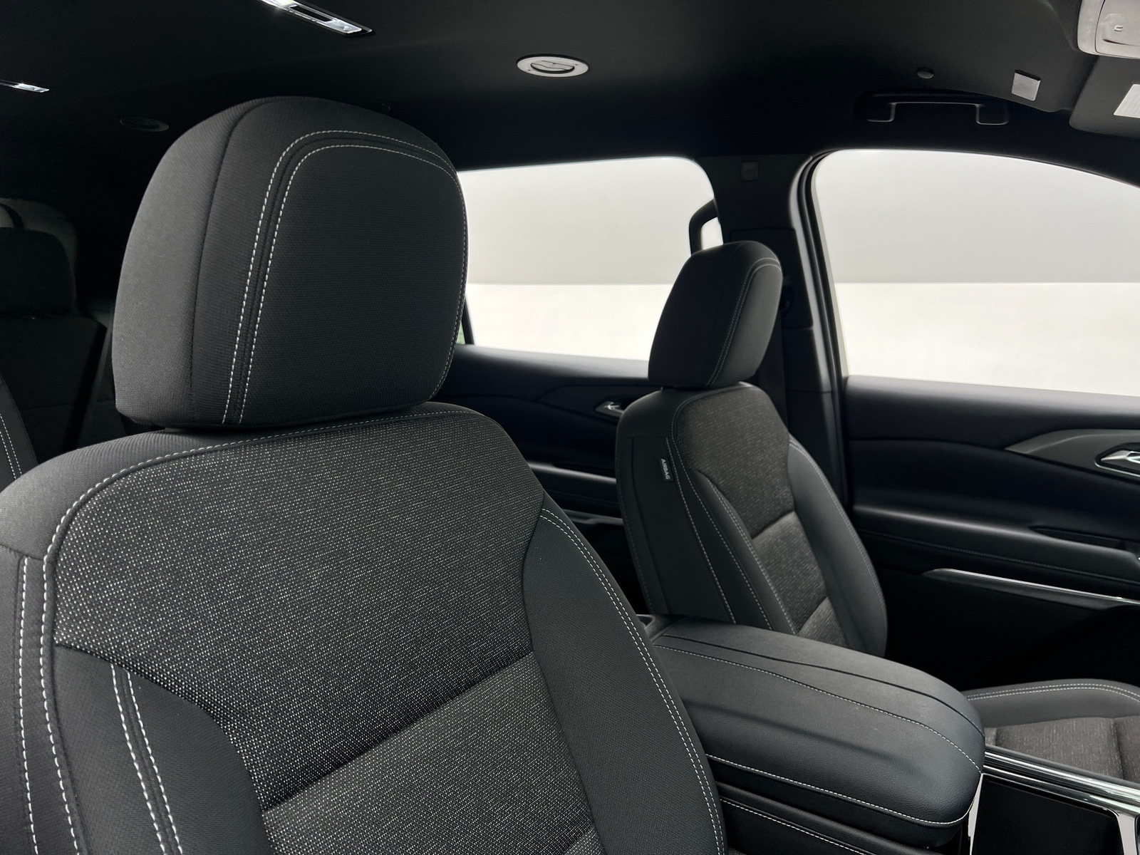 Thumbnail: 2025 Chevrolet Traverse - 2
