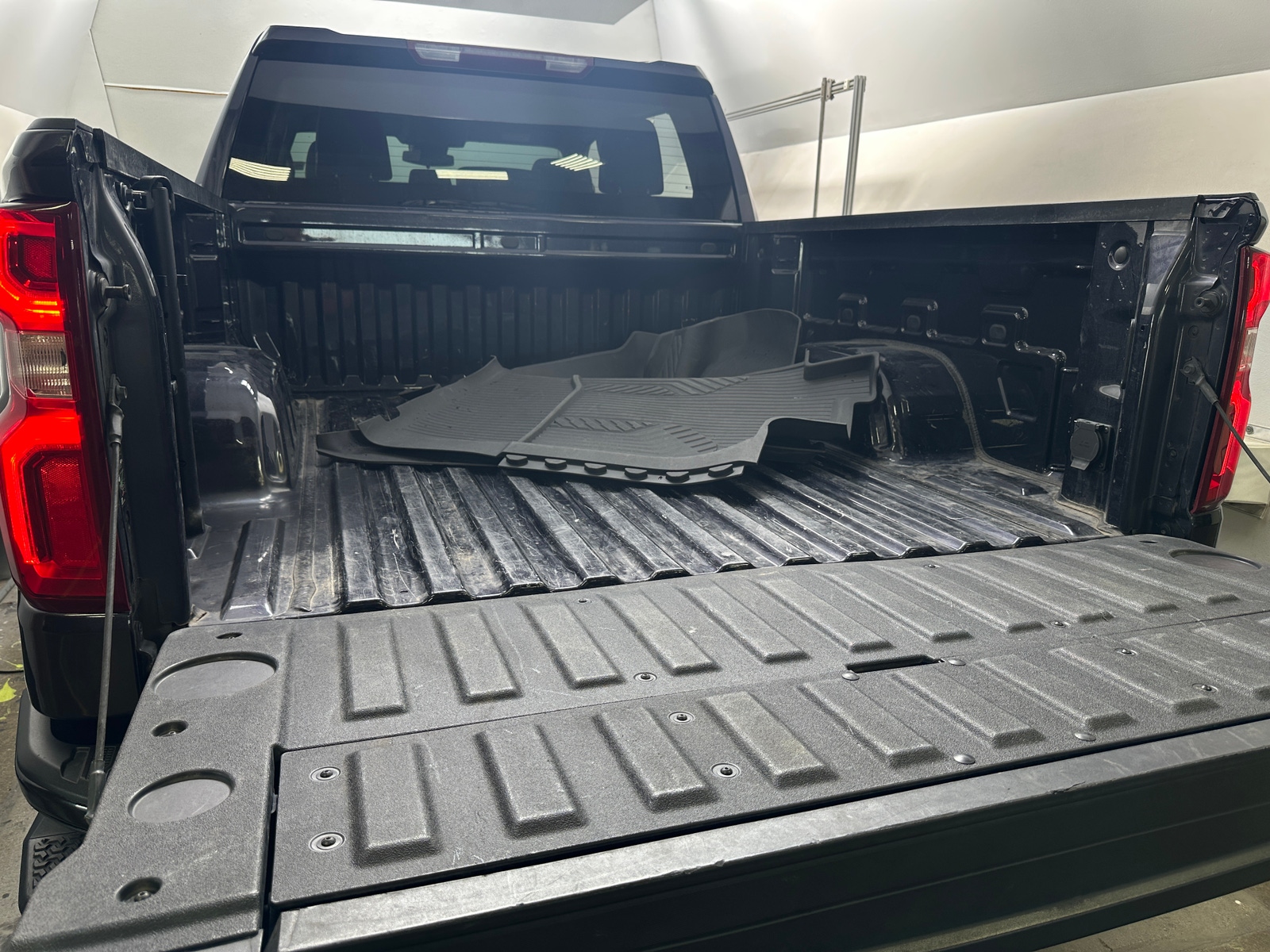 Thumbnail: 2023 Chevrolet Silverado 1500 - 7