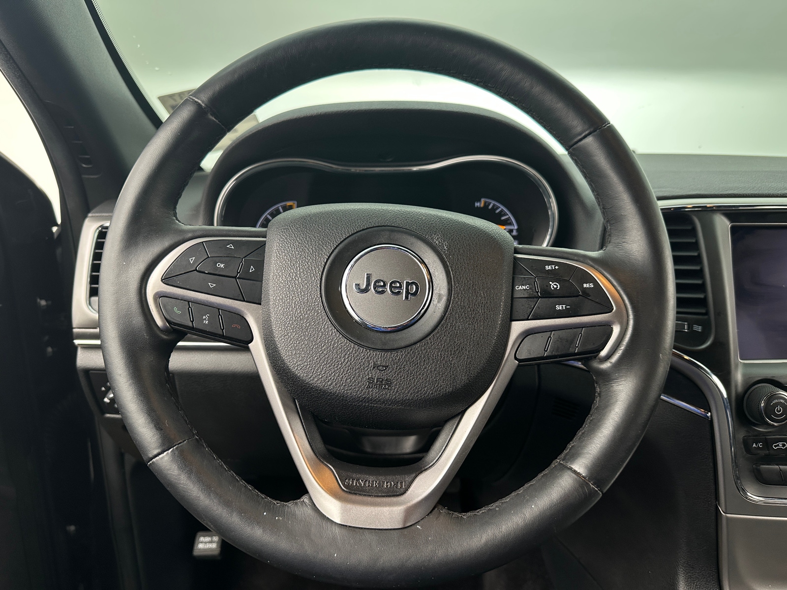 Thumbnail: 2018 Jeep Grand Cherokee - 4