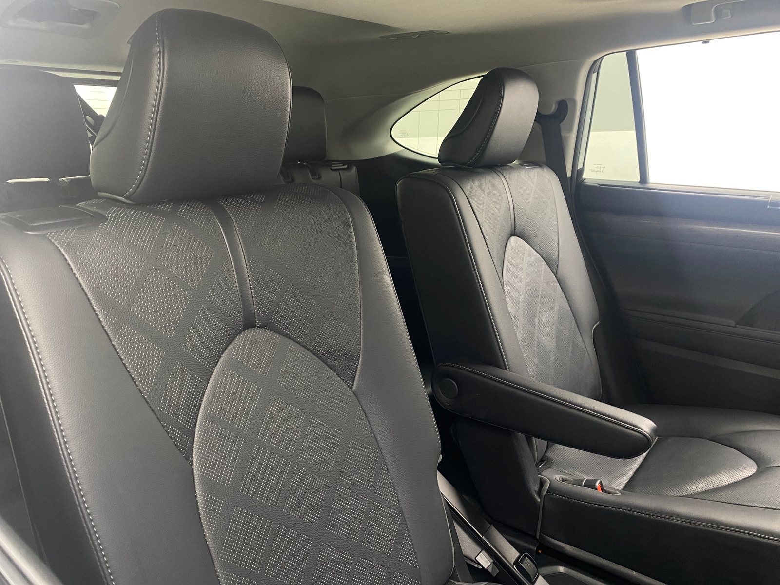 Thumbnail: 2021 Toyota Highlander - 5