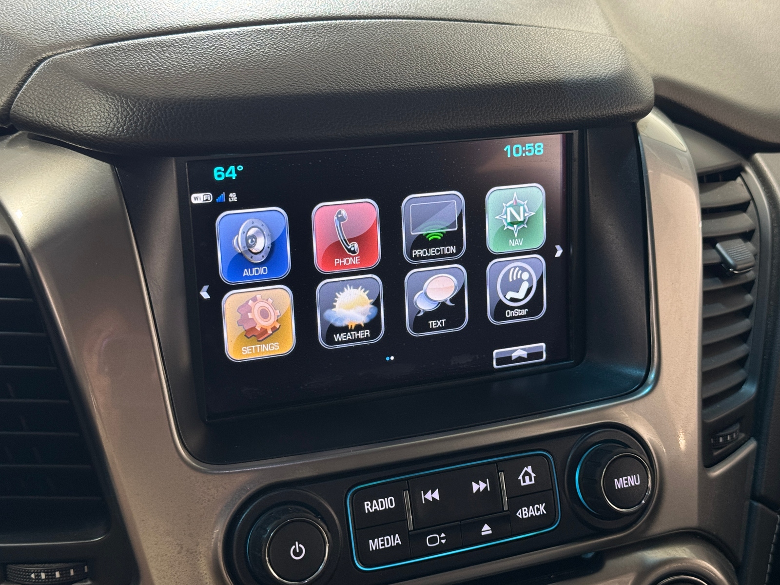 Thumbnail: 2018 Chevrolet Suburban - 3