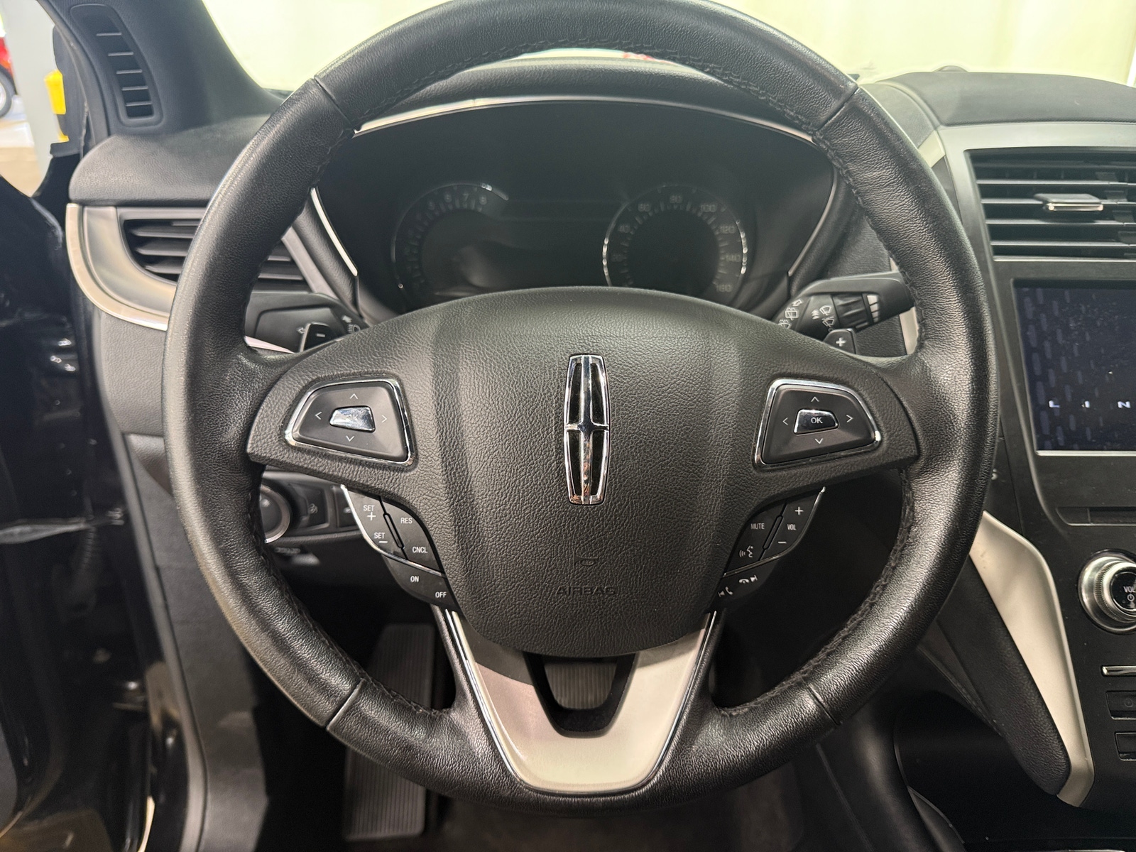 Thumbnail: 2019 Lincoln MKC - 4