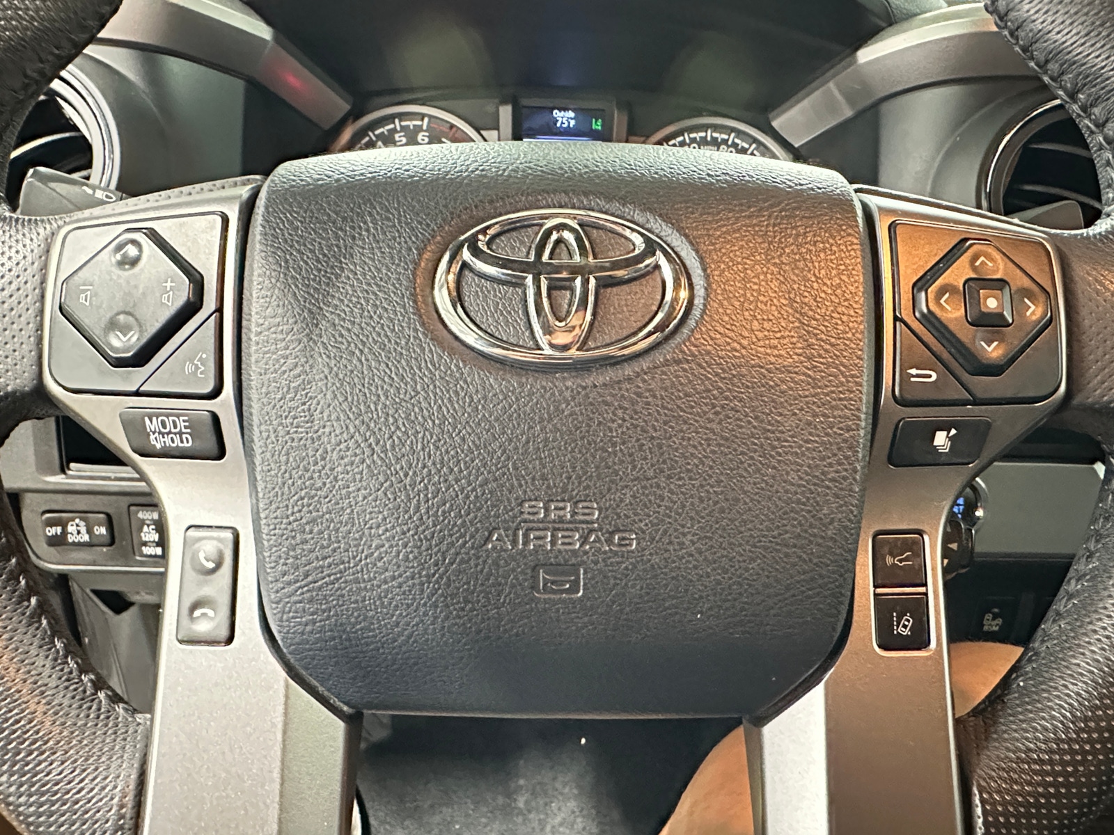 Thumbnail: 2019 Toyota Tacoma - 4