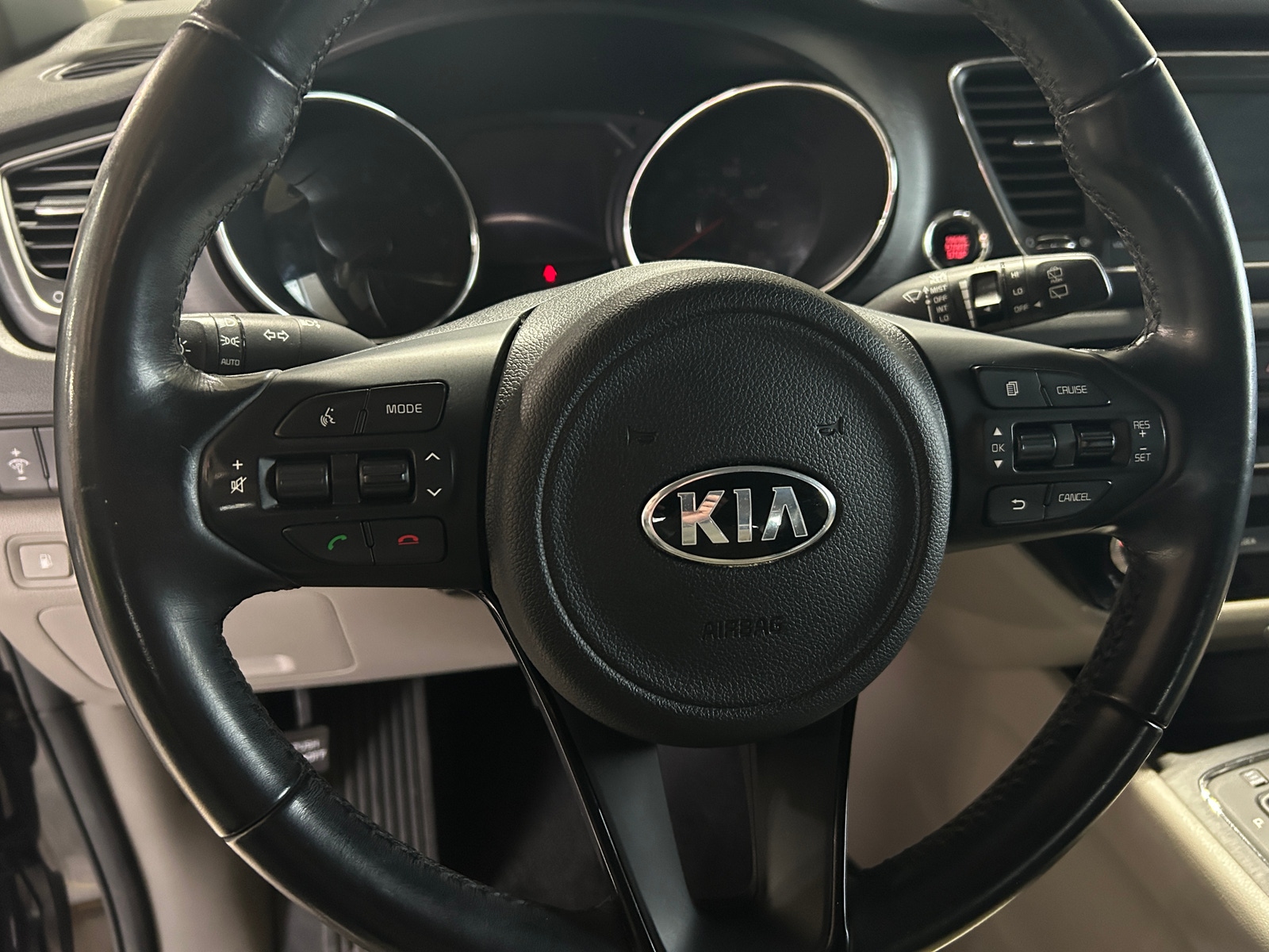 Thumbnail: 2018 Kia Sedona - 4