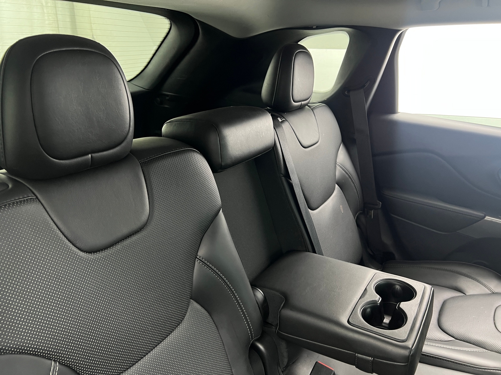 Thumbnail: 2019 Jeep Cherokee - 5