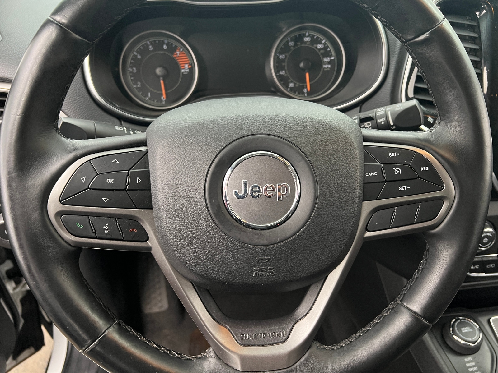 Thumbnail: 2019 Jeep Cherokee - 4