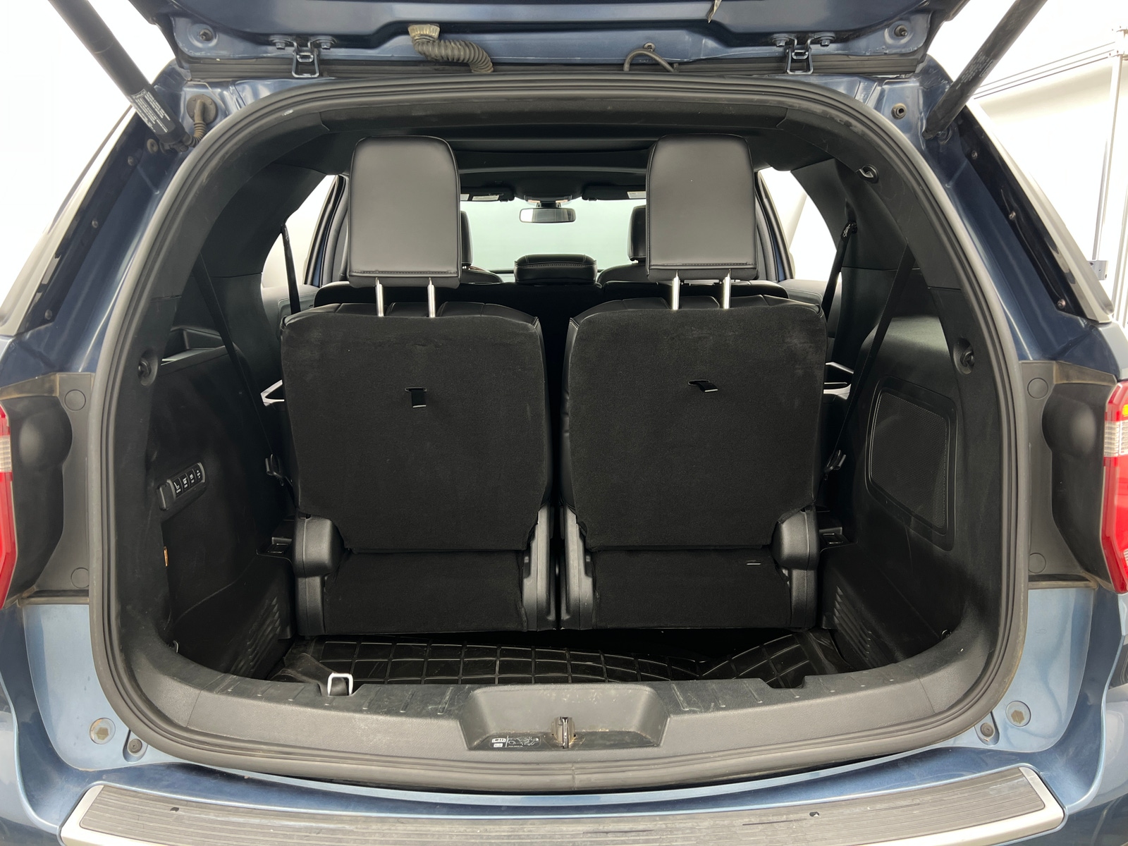 Thumbnail: 2019 Ford Explorer - 6