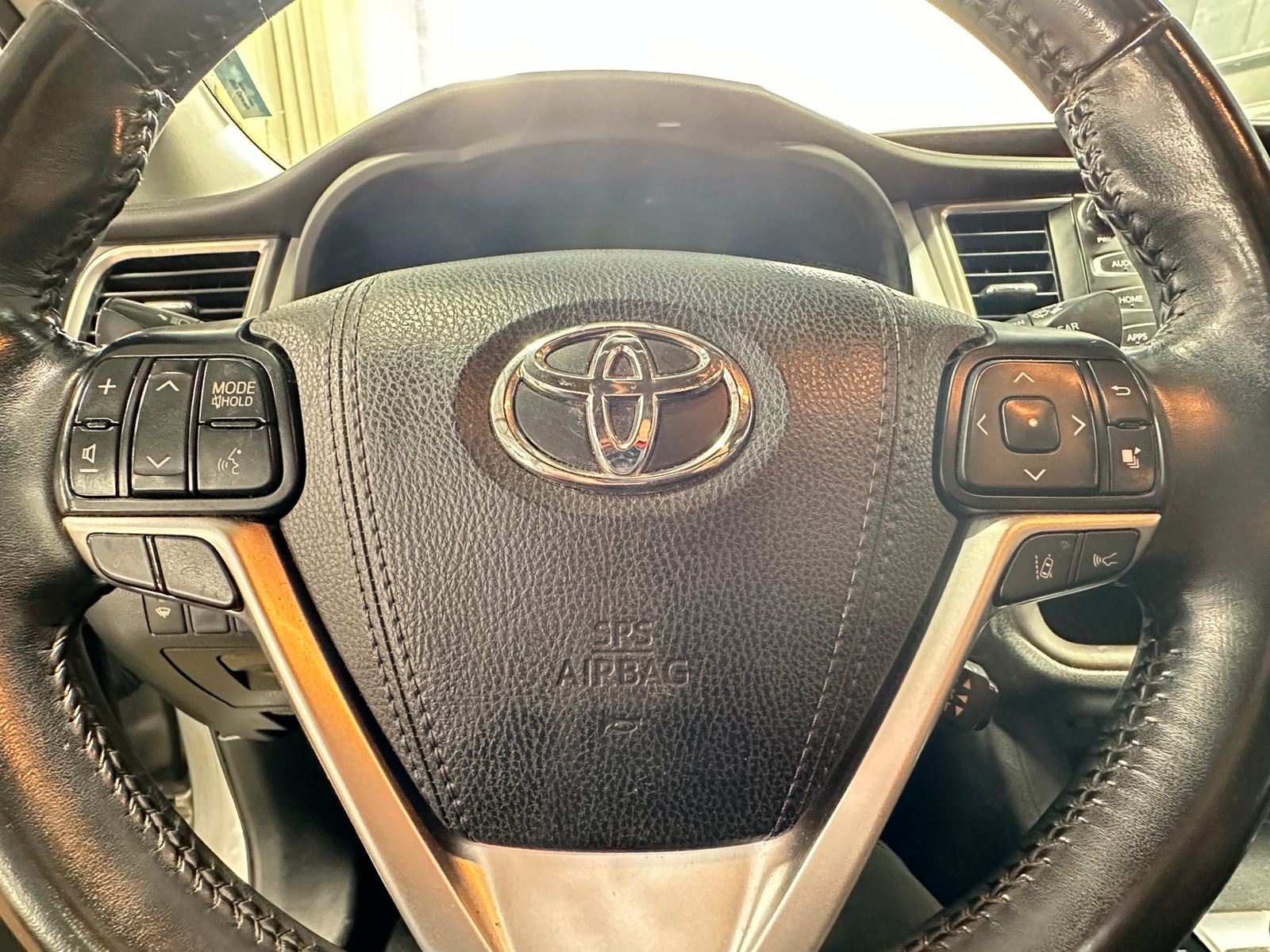 Thumbnail: 2018 Toyota Highlander - 4