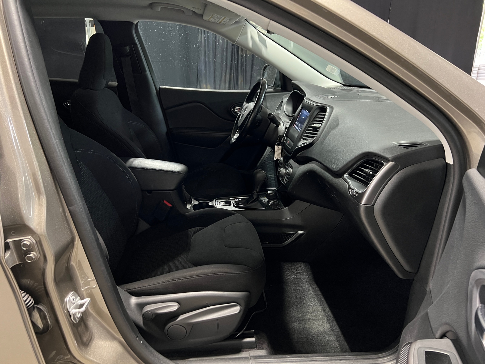 Thumbnail: 2019 Jeep Cherokee - 2