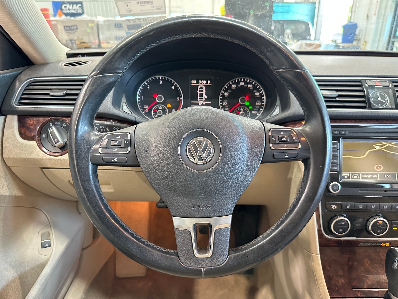 Thumbnail: 2013 Volkswagen Passat - 4