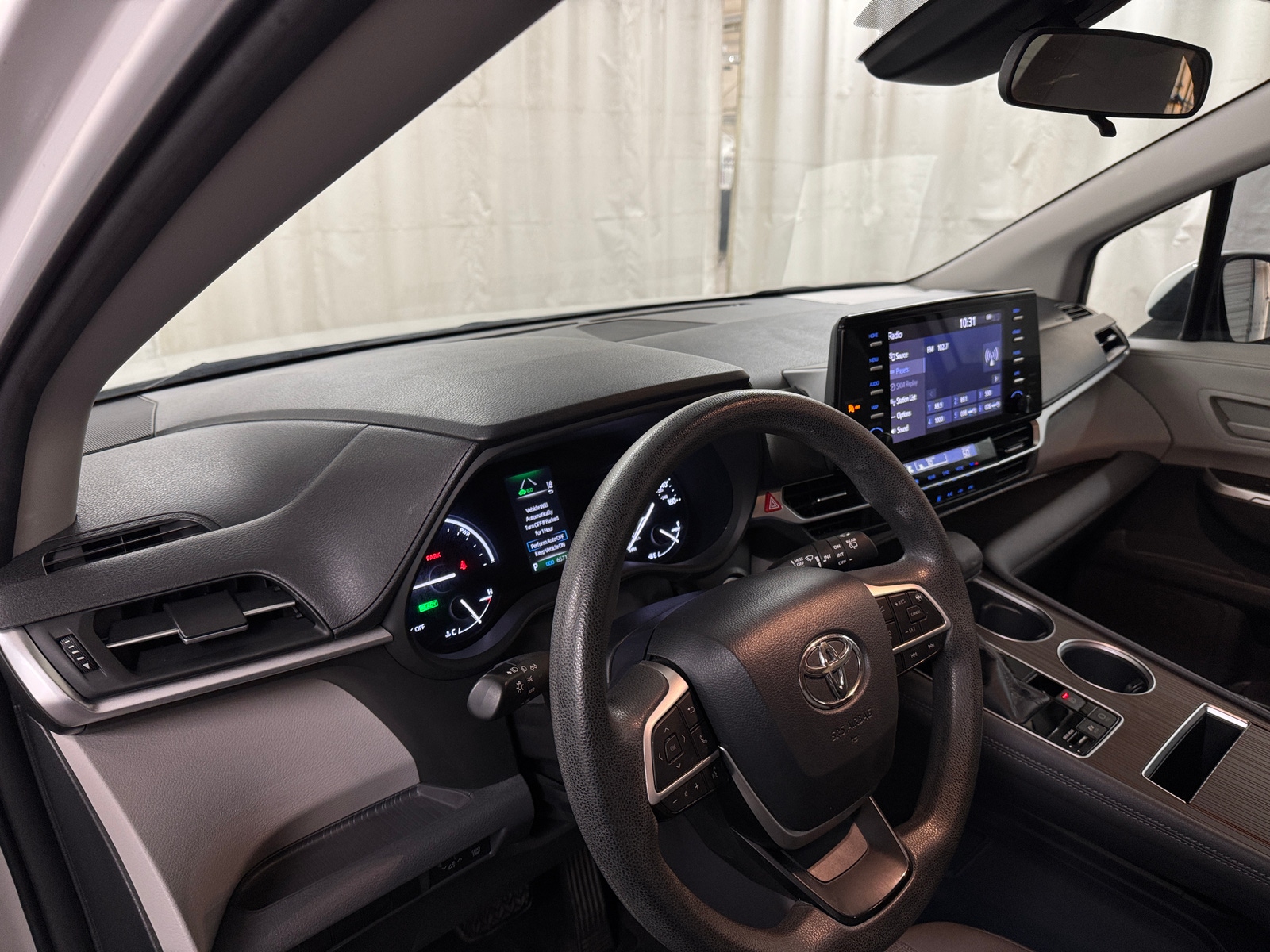 Thumbnail: 2021 Toyota Sienna - 3