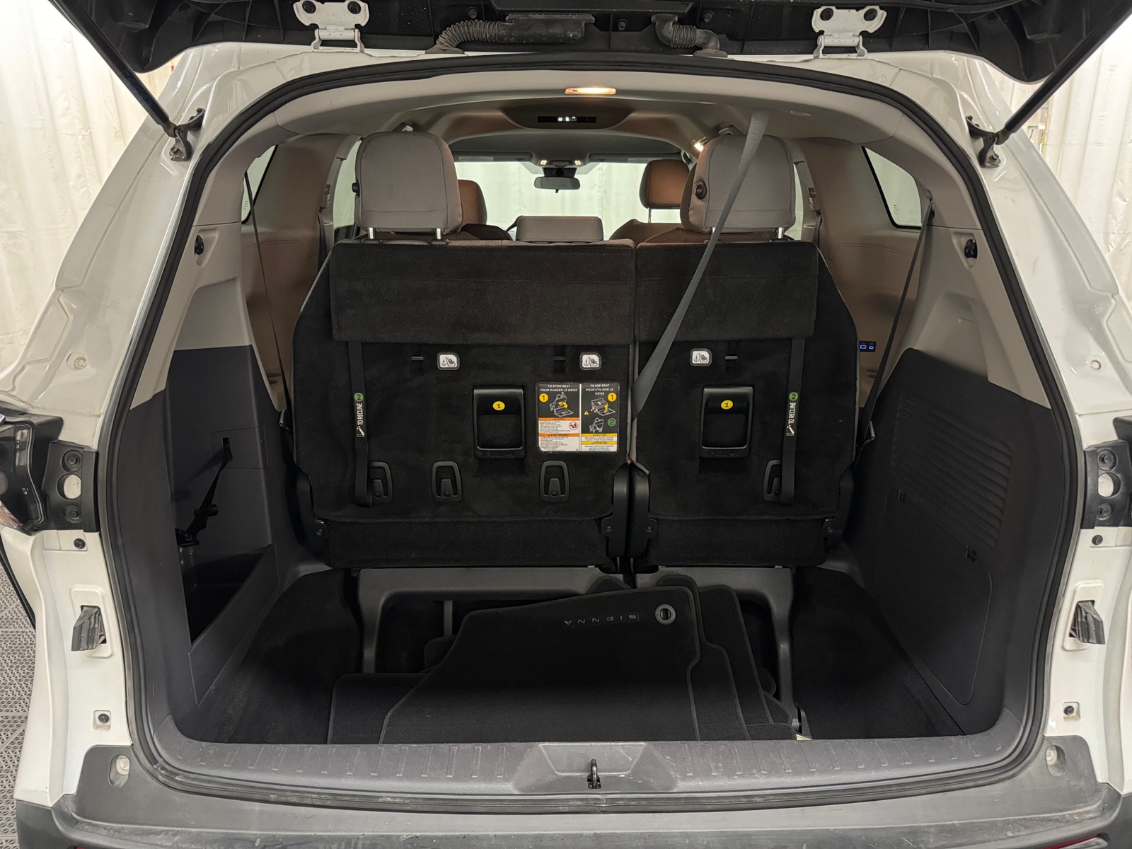 Thumbnail: 2021 Toyota Sienna - 7