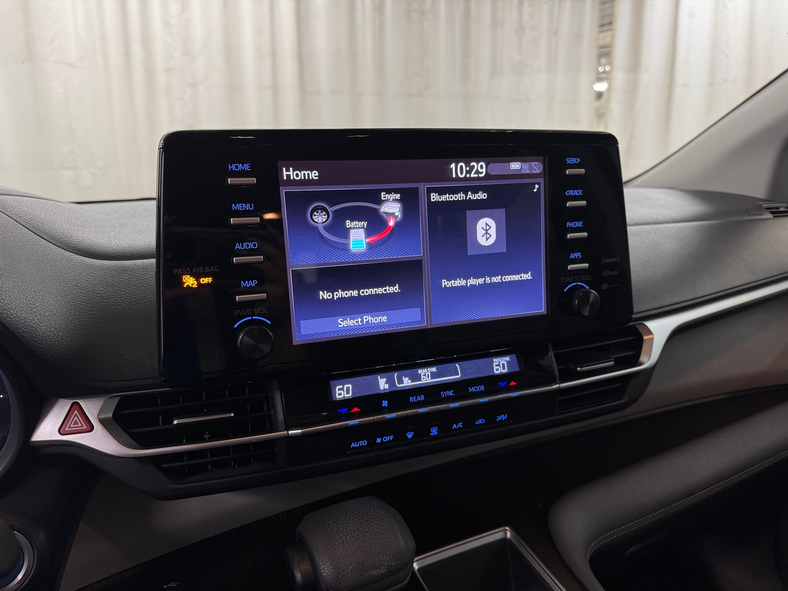 Thumbnail: 2021 Toyota Sienna - 4