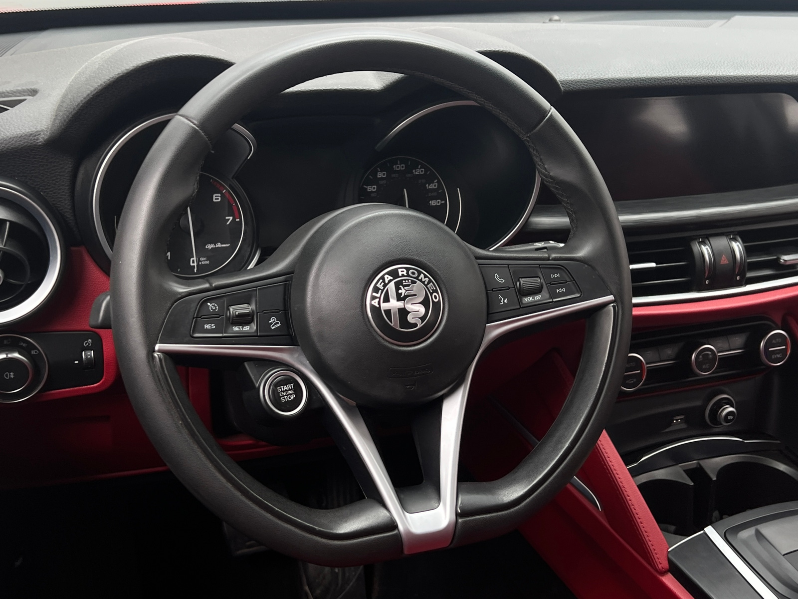 Thumbnail: 2019 Alfa Romeo Stelvio - 4