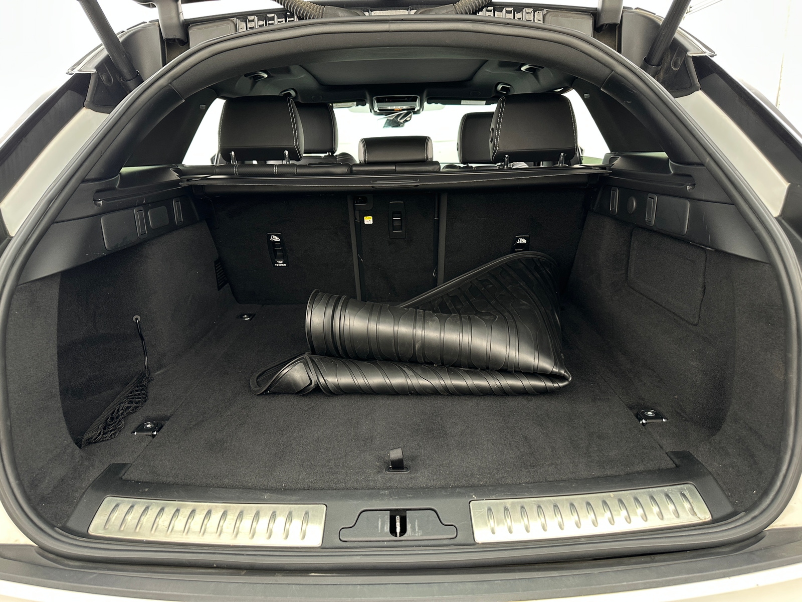 Thumbnail: 2023 Land Rover Range Rover Velar - 6