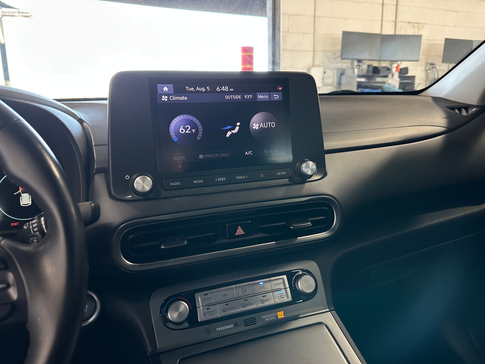 Thumbnail: 2022 Hyundai Kona - 4