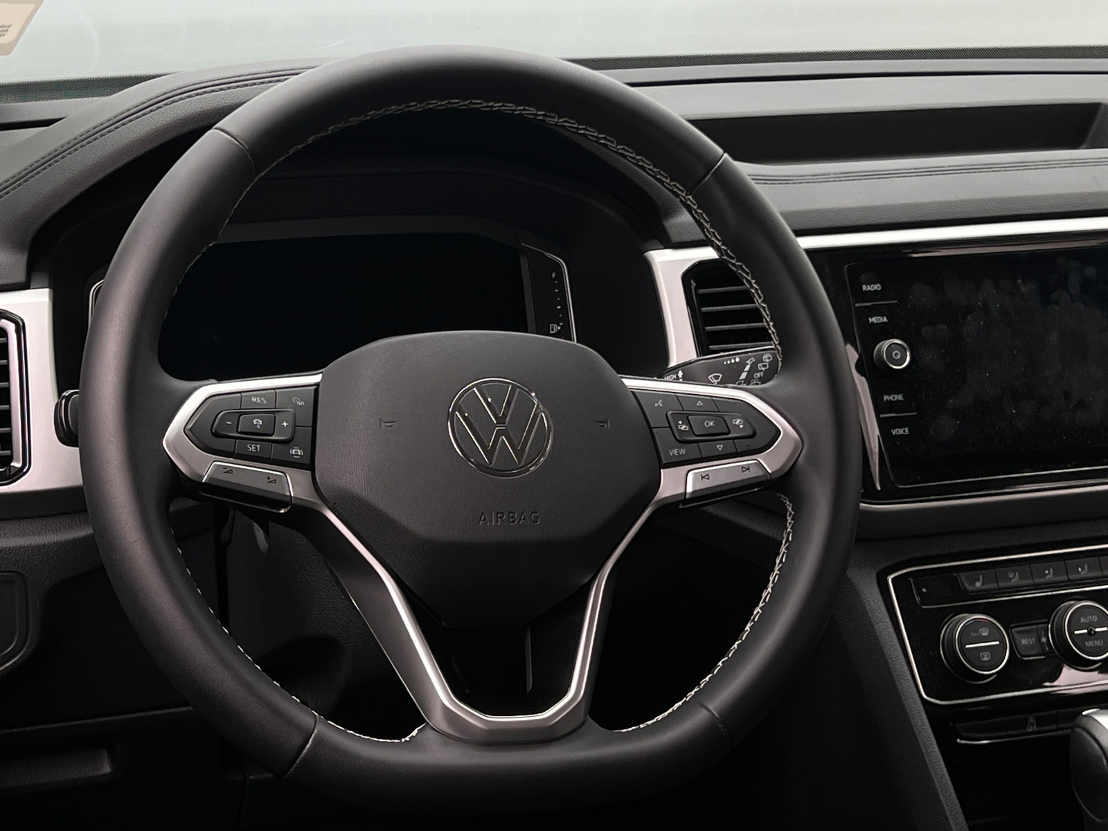 Thumbnail: 2023 Volkswagen Atlas - 4