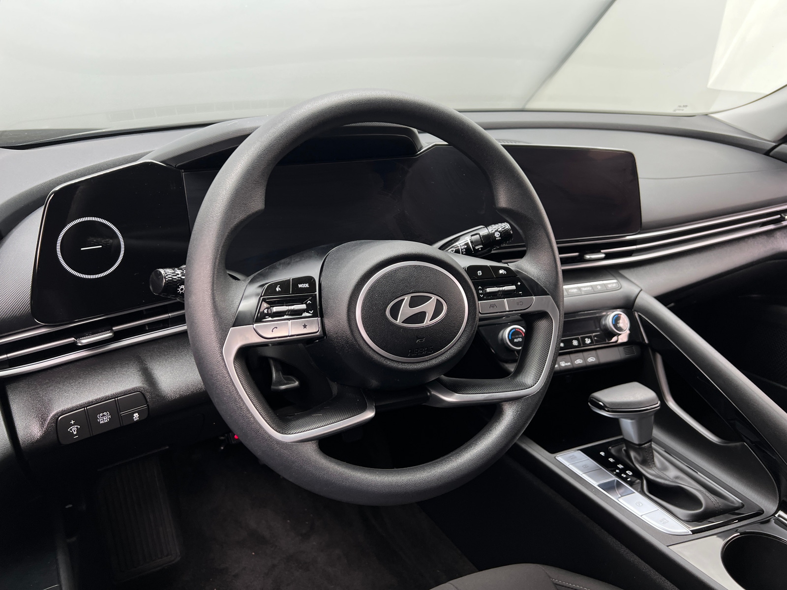 Thumbnail: 2024 Hyundai Elantra - 5