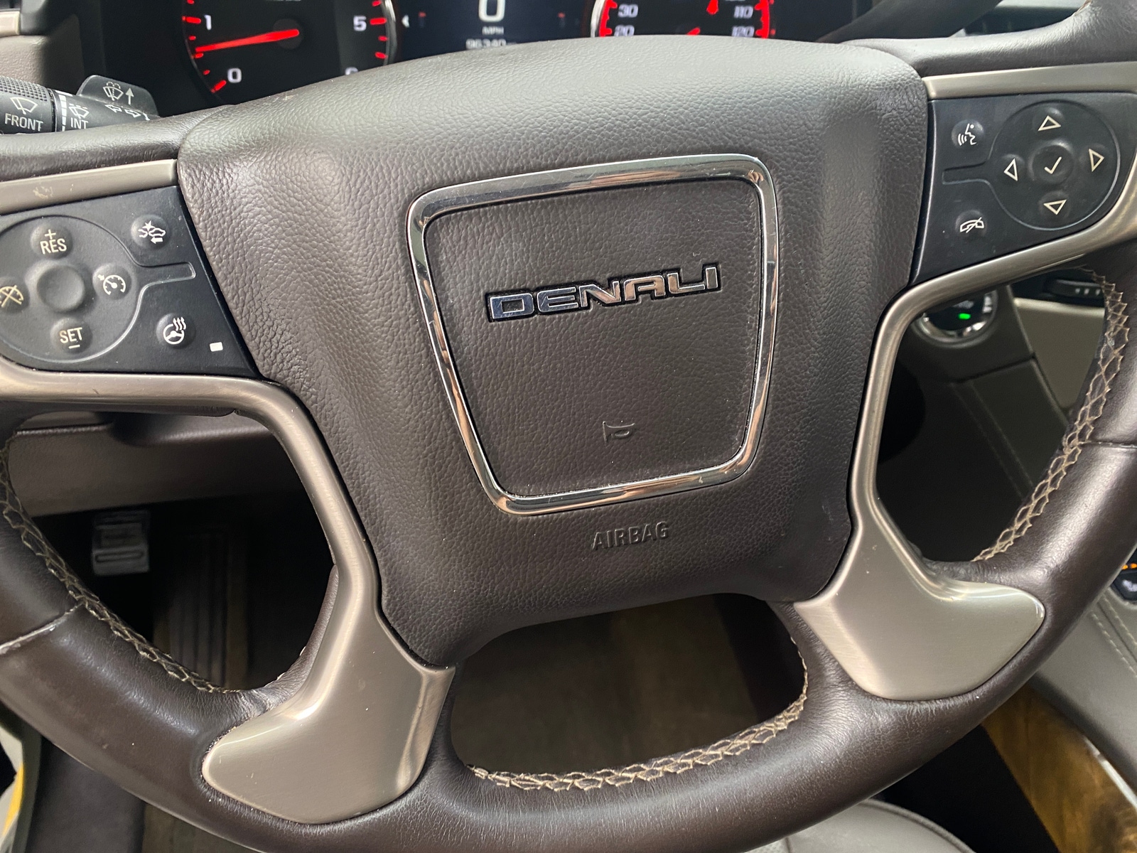 Thumbnail: 2016 GMC Yukon - 4