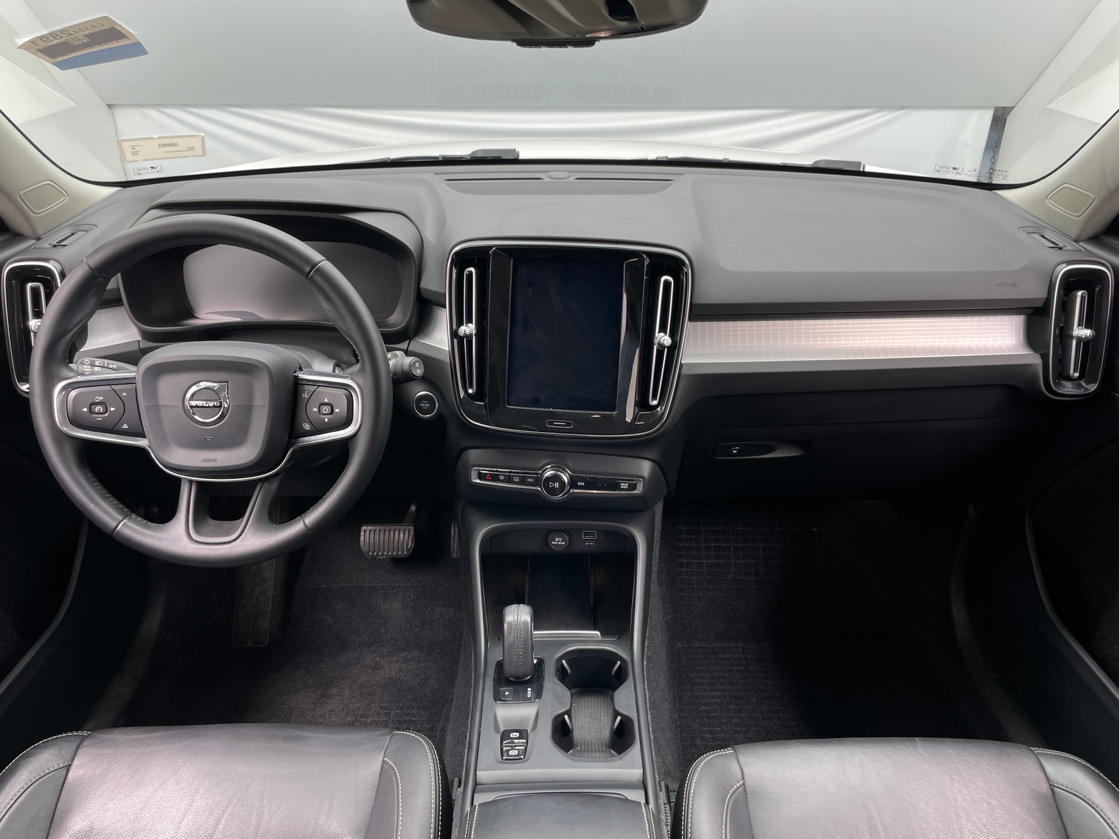 Thumbnail: 2019 Volvo XC40 - 2