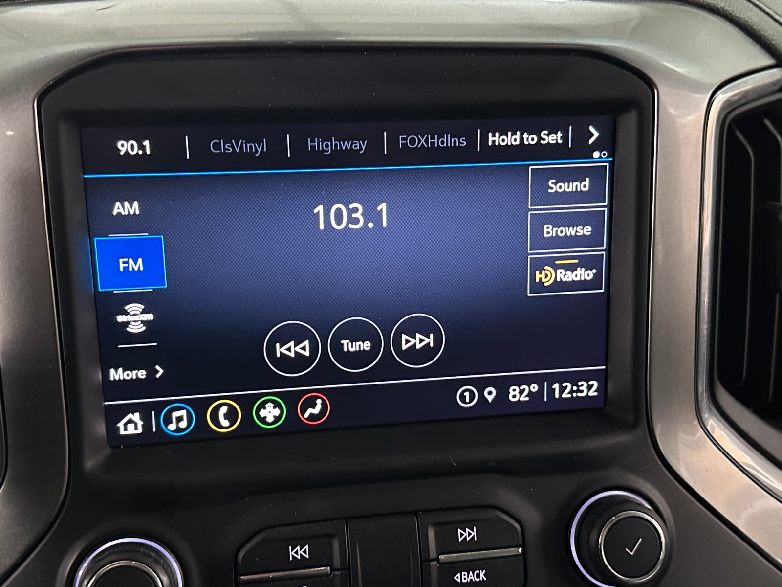 Thumbnail: 2021 Chevrolet Silverado 1500 - 3