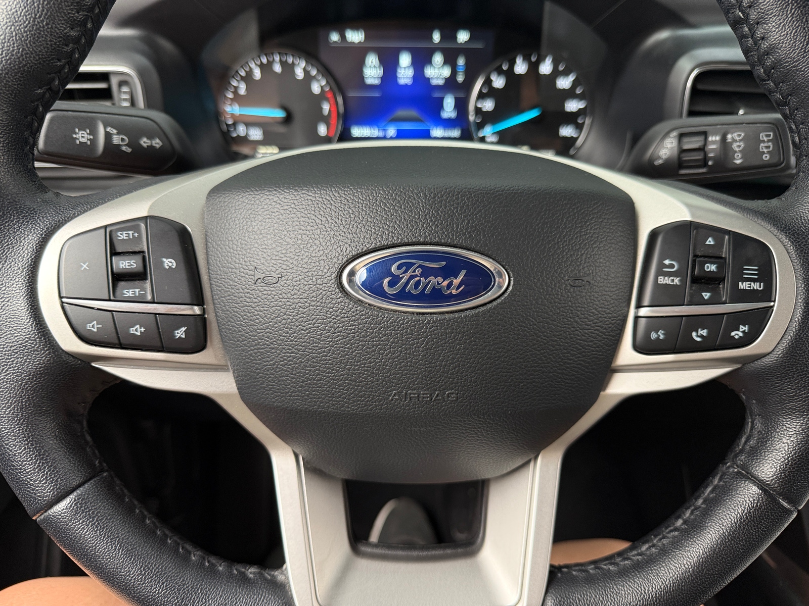 Thumbnail: 2021 Ford Explorer - 5