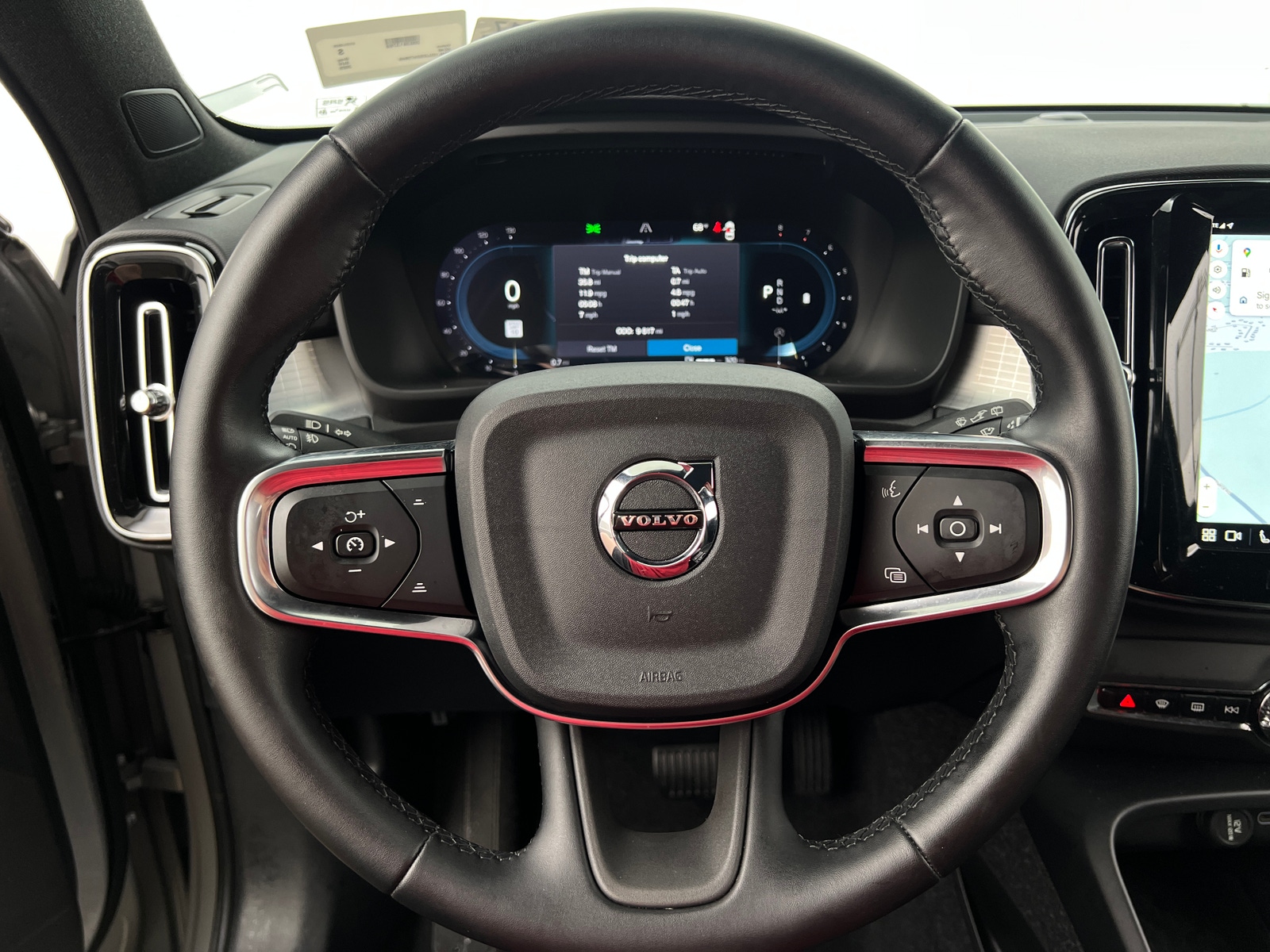 Thumbnail: 2025 Volvo XC40 - 5