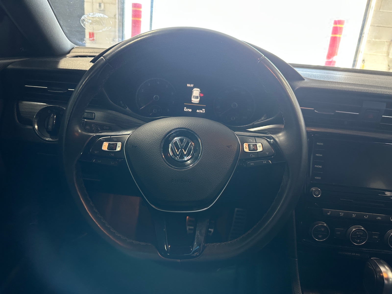 Thumbnail: 2022 Volkswagen Passat - 4