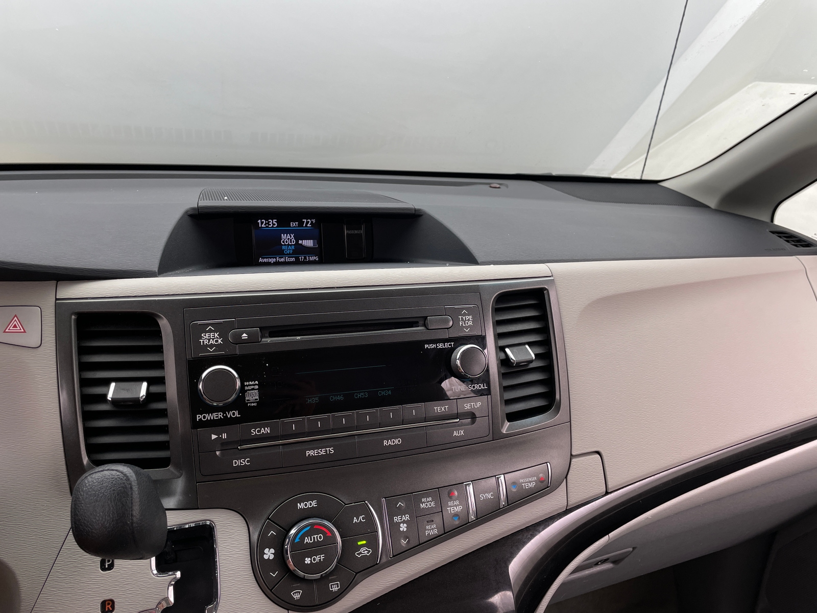 Thumbnail: 2013 Toyota Sienna - 4