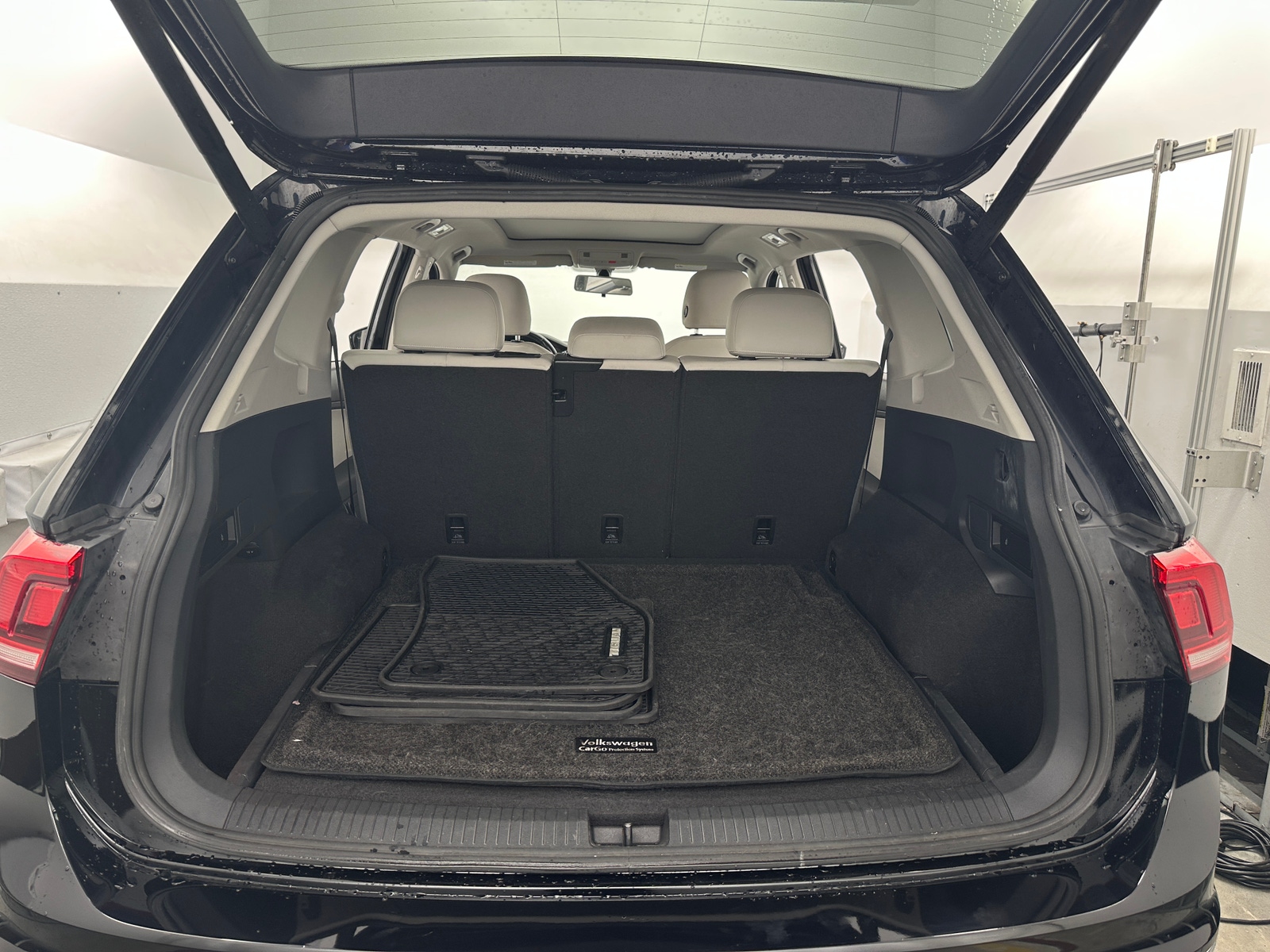 Thumbnail: 2018 Volkswagen Tiguan - 6
