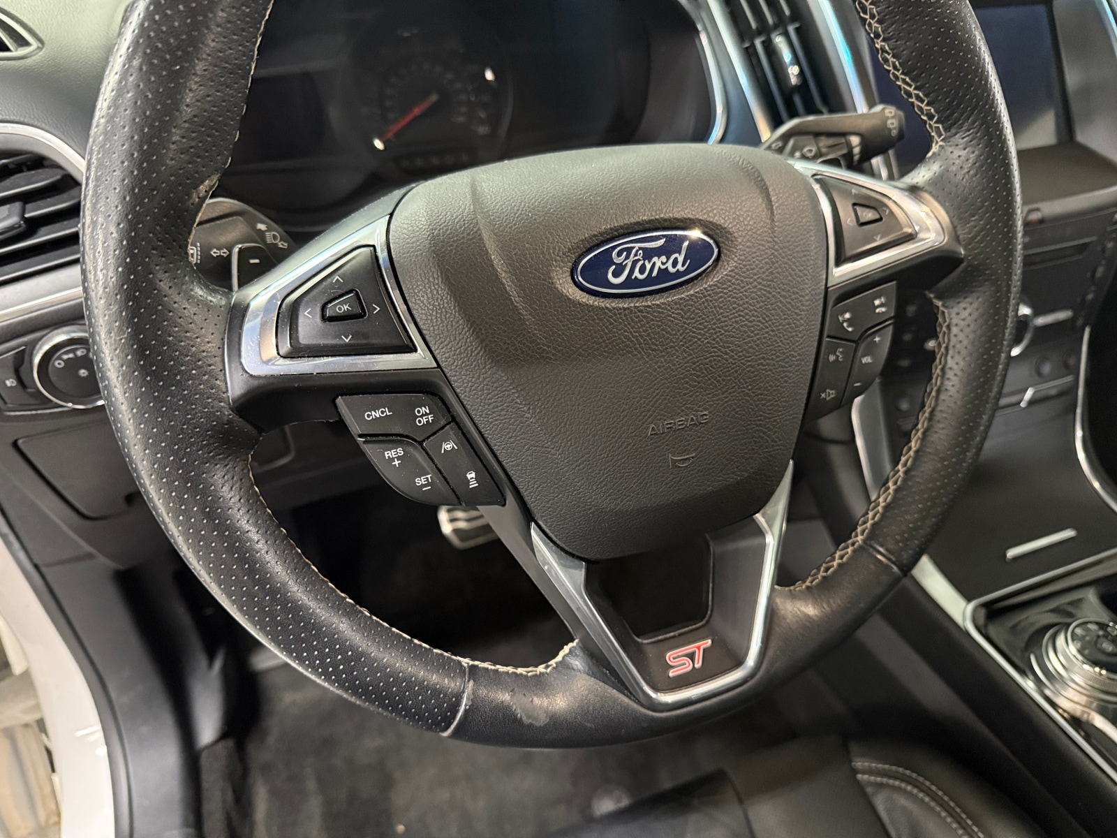 Thumbnail: 2019 Ford Edge - 4