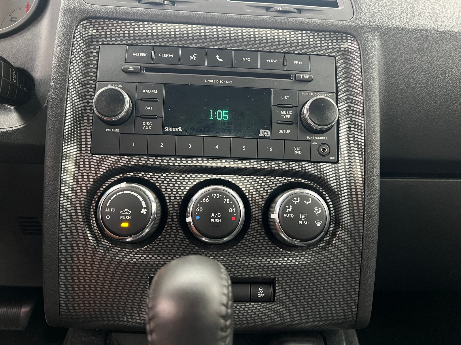 Thumbnail: 2011 Dodge Challenger - 3