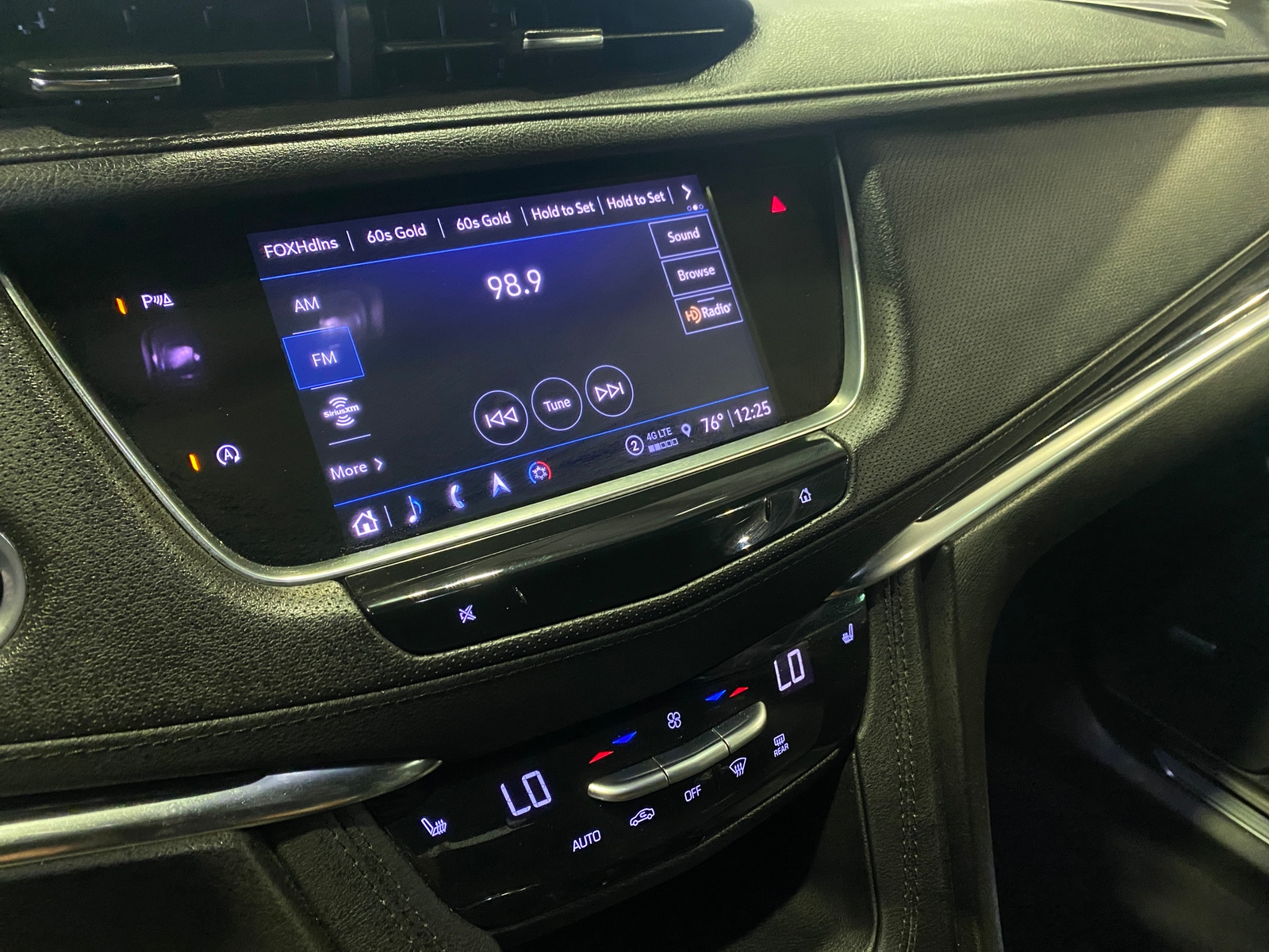 Thumbnail: 2022 Cadillac XT5 - 3