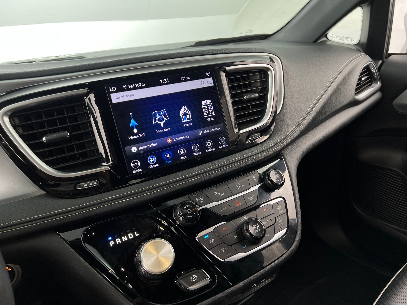 Thumbnail: 2020 Chrysler Pacifica - 3