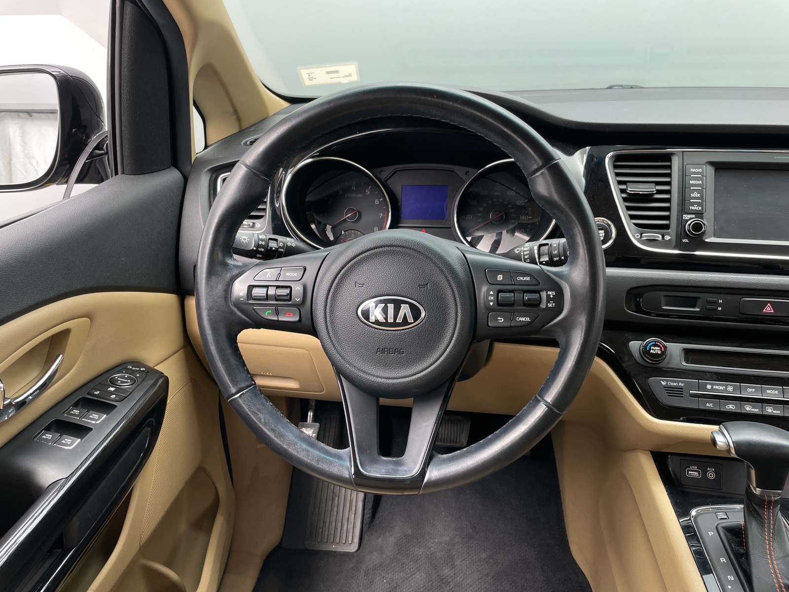 Thumbnail: 2017 Kia Sedona - 4
