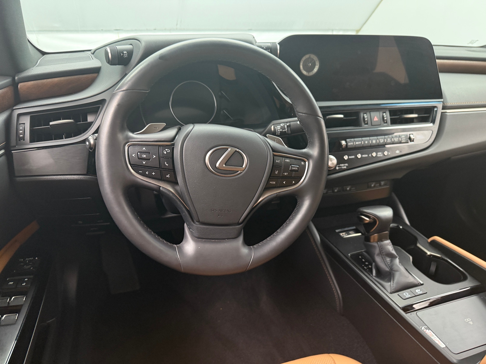 Thumbnail: 2023 Lexus ES - 4