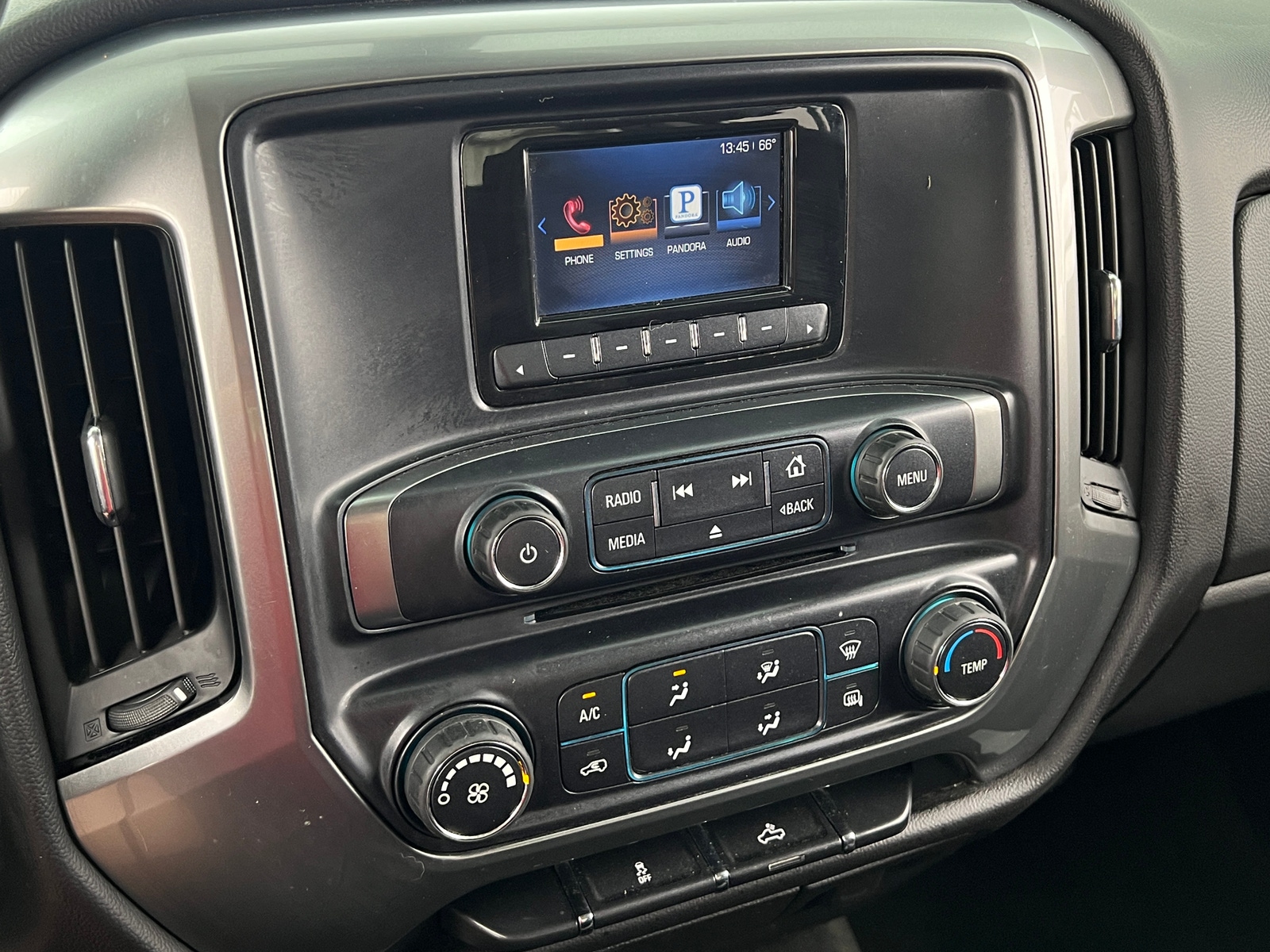 Thumbnail: 2015 Chevrolet Silverado 2500 - 4