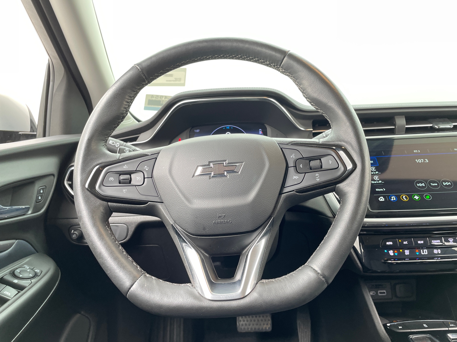 Thumbnail: 2023 Chevrolet Bolt EUV - 4