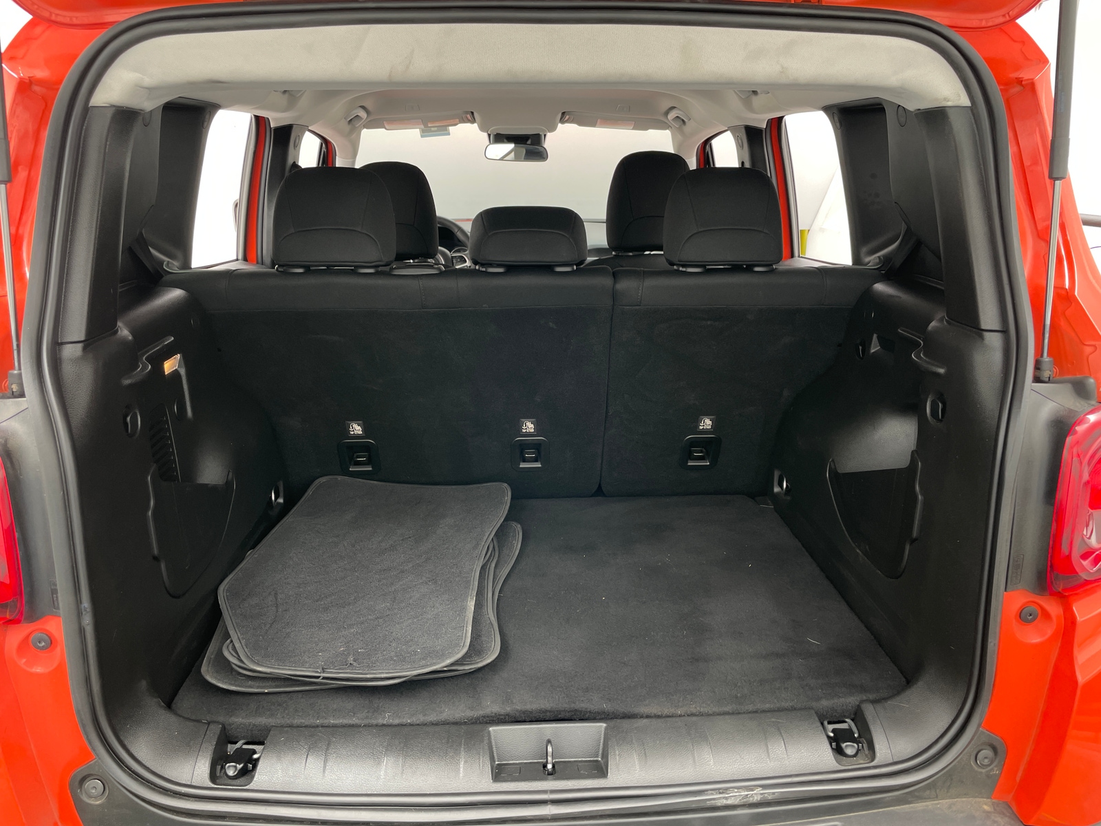 Thumbnail: 2021 Jeep Renegade - 7
