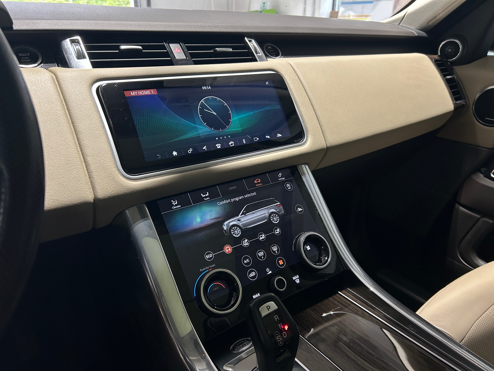 Thumbnail: 2018 Land Rover Range Rover Sport - 3