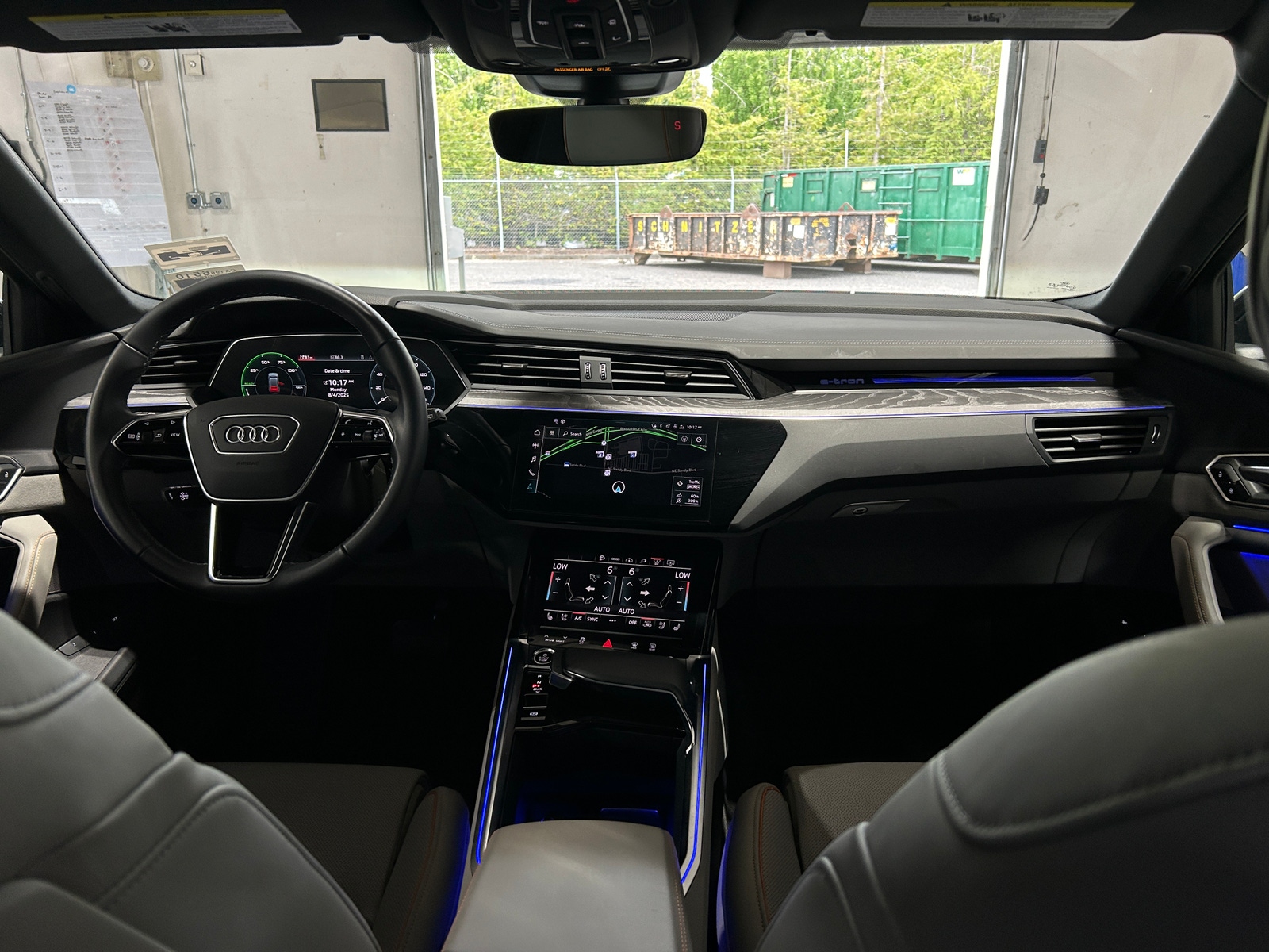 Thumbnail: 2022 Audi e-tron - 2