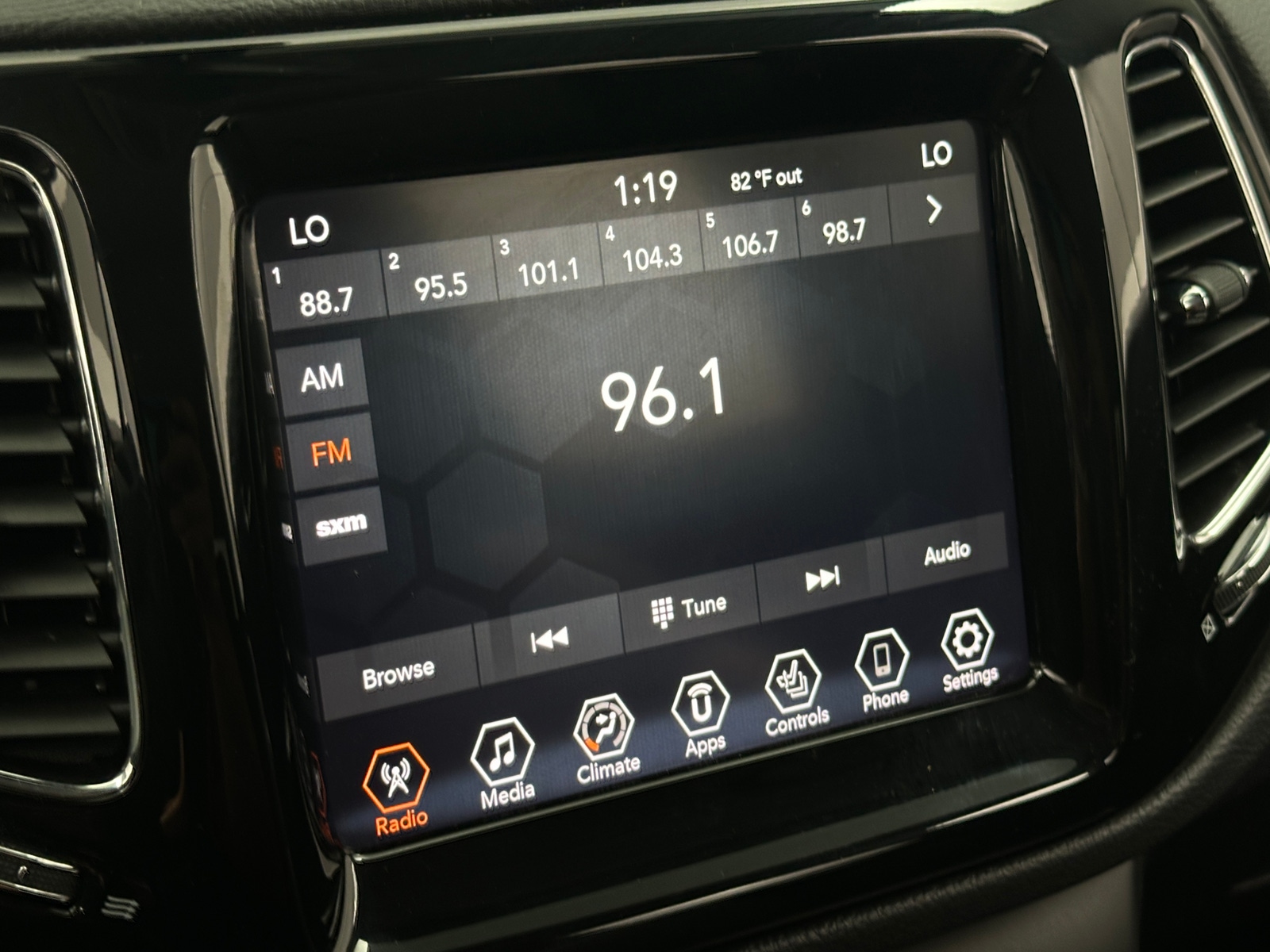 Thumbnail: 2020 Jeep Compass - 3
