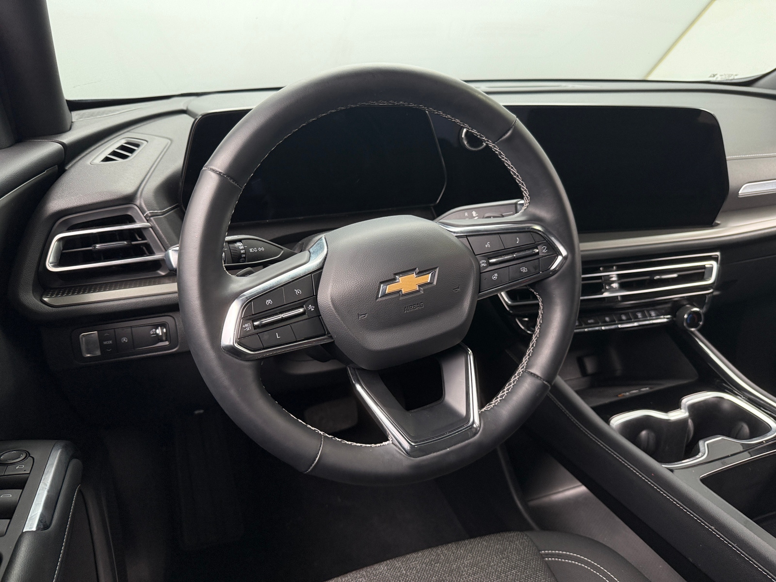 Thumbnail: 2025 Chevrolet Traverse - 5