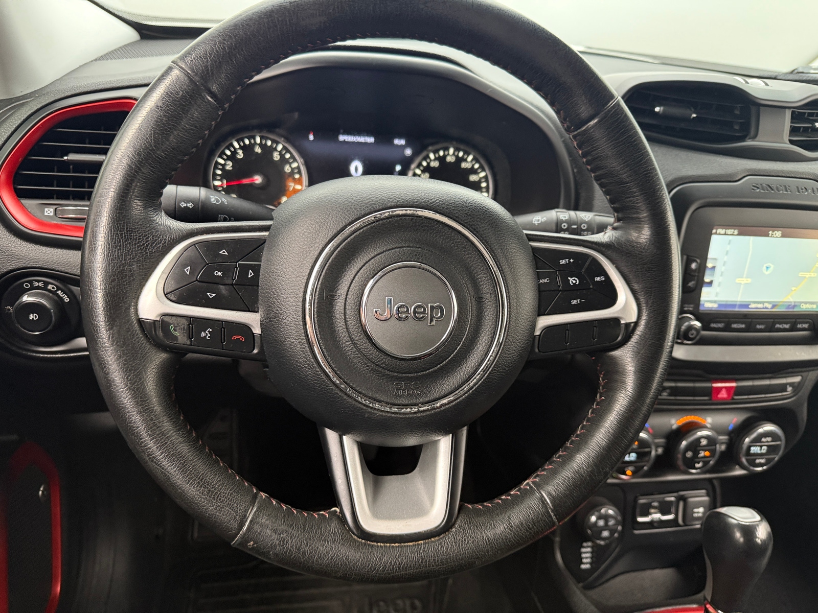 Thumbnail: 2016 Jeep Renegade - 5