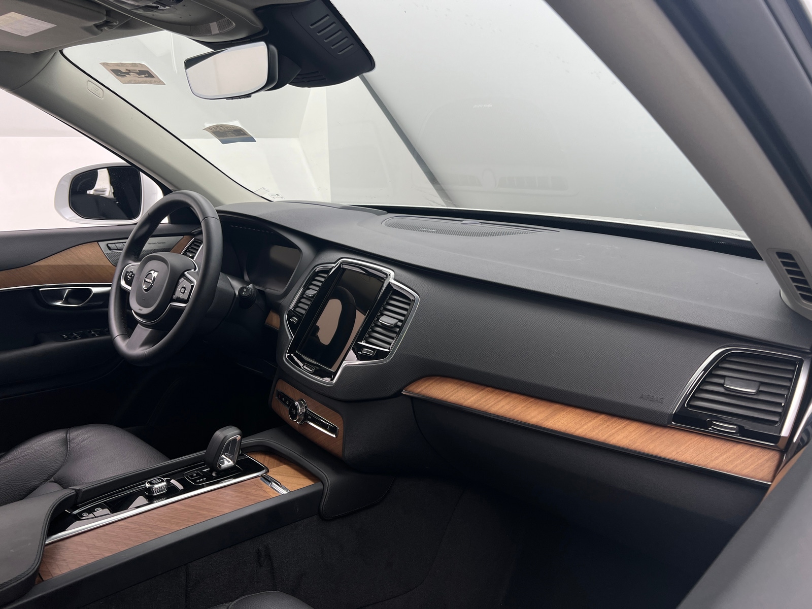 Thumbnail: 2023 Volvo XC90 - 2