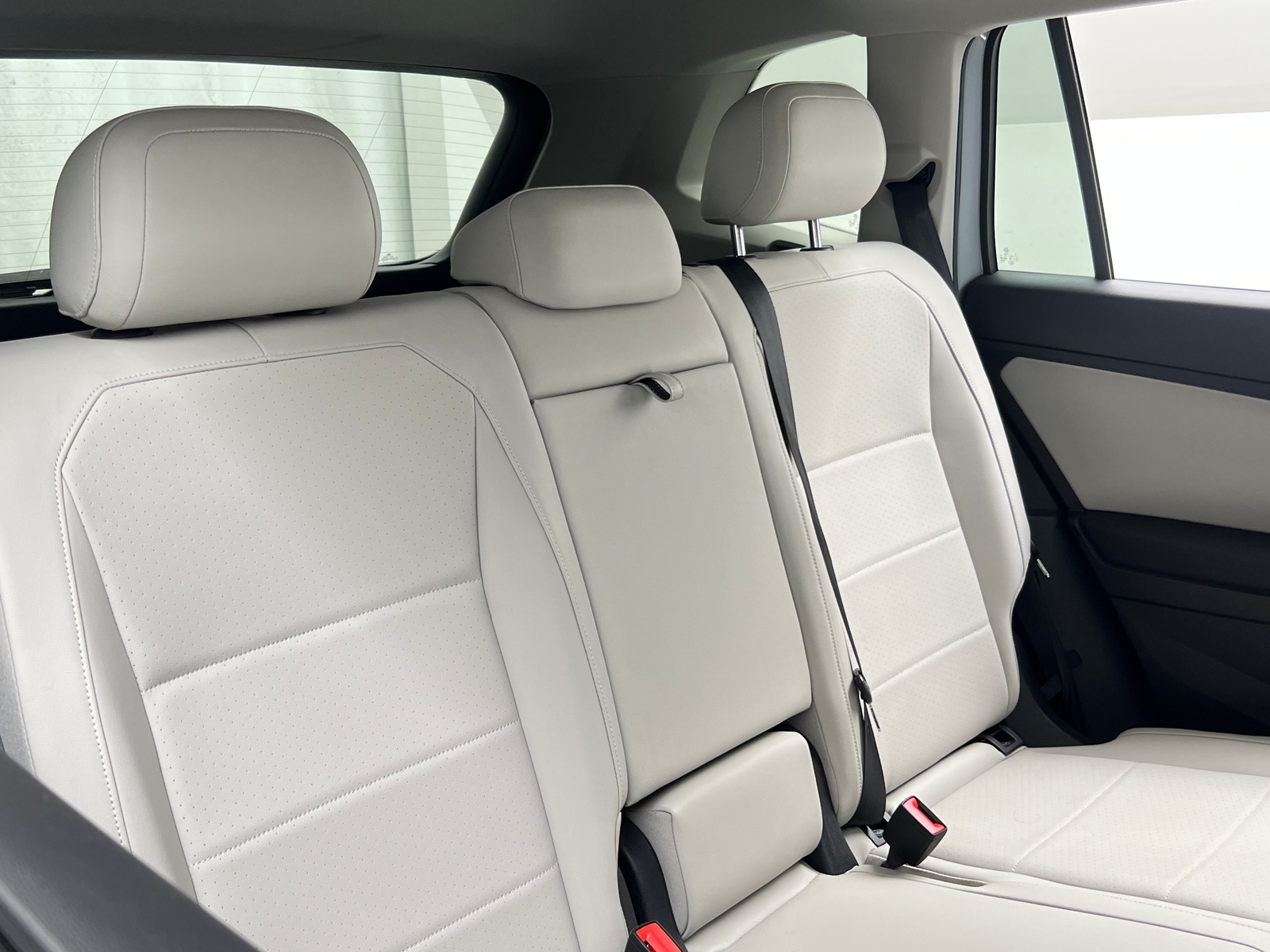 Thumbnail: 2018 Volkswagen Tiguan - 5