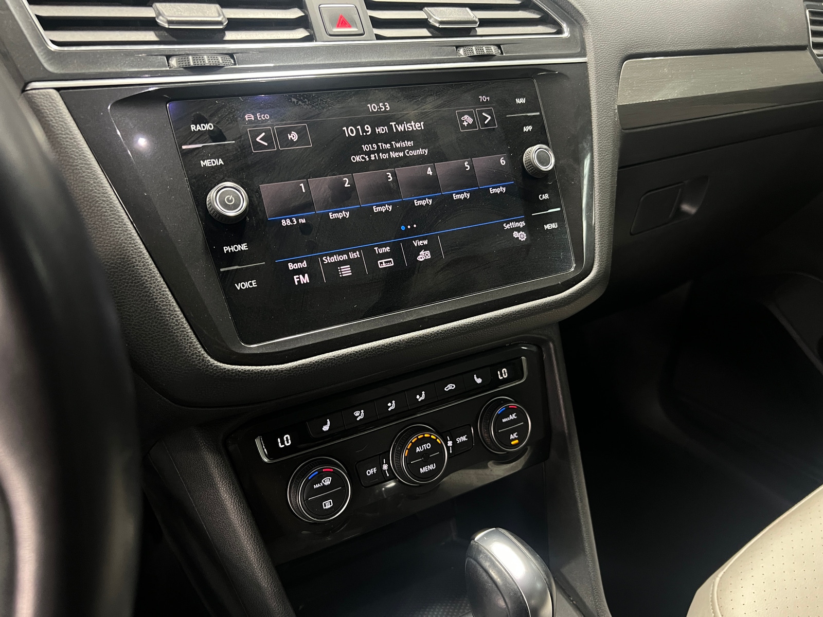 Thumbnail: 2018 Volkswagen Tiguan - 3