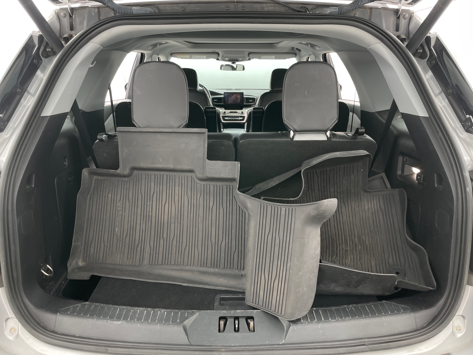 Thumbnail: 2021 Ford Explorer - 7