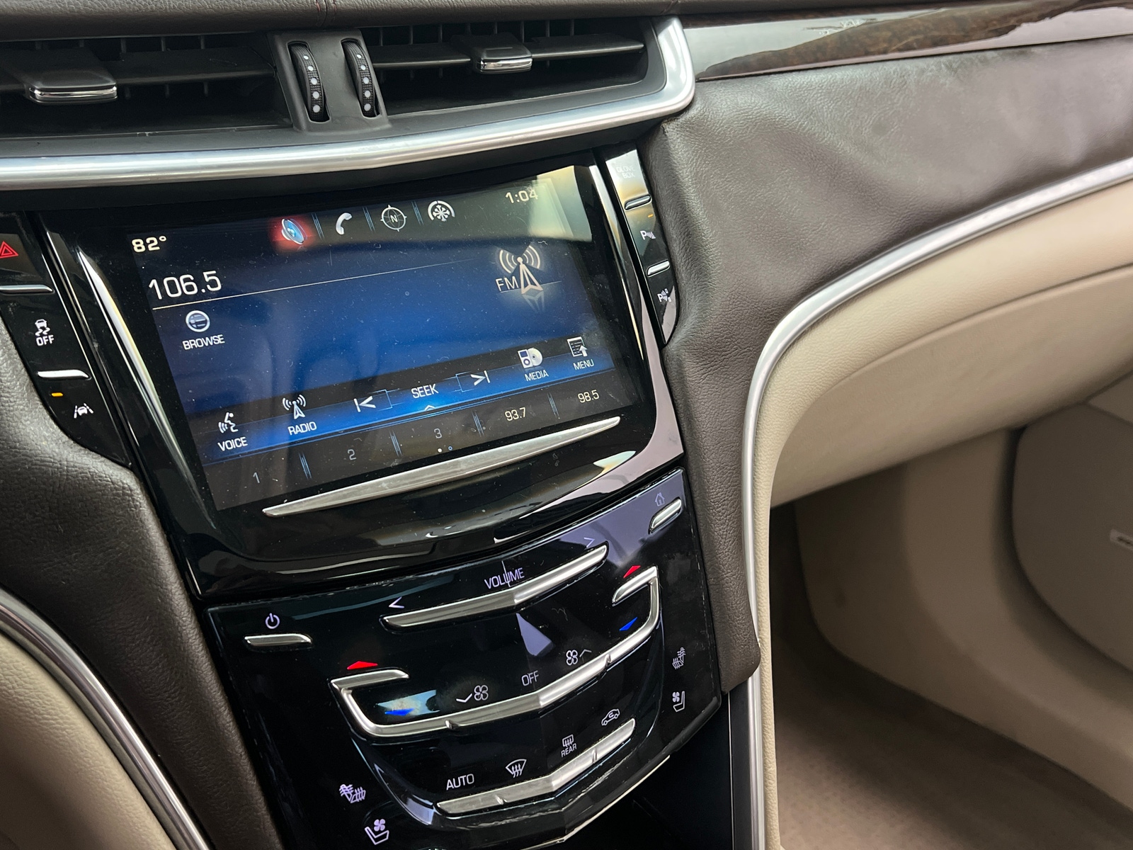Thumbnail: 2015 Cadillac XTS - 3