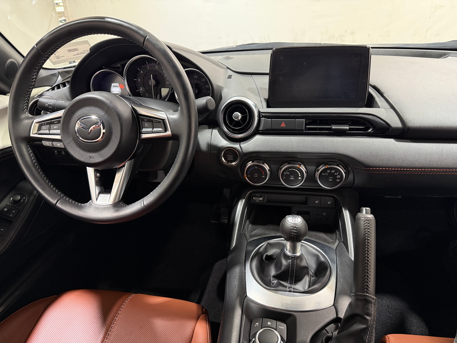 Thumbnail: 2023 Mazda MX-5 Miata - 3